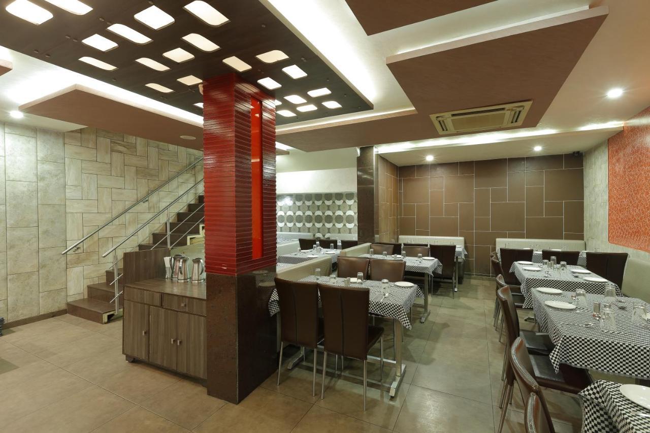 Hotel Good Night Ahmedabad Exteriör bild