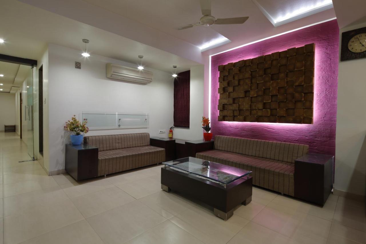 Hotel Good Night Ahmedabad Exteriör bild