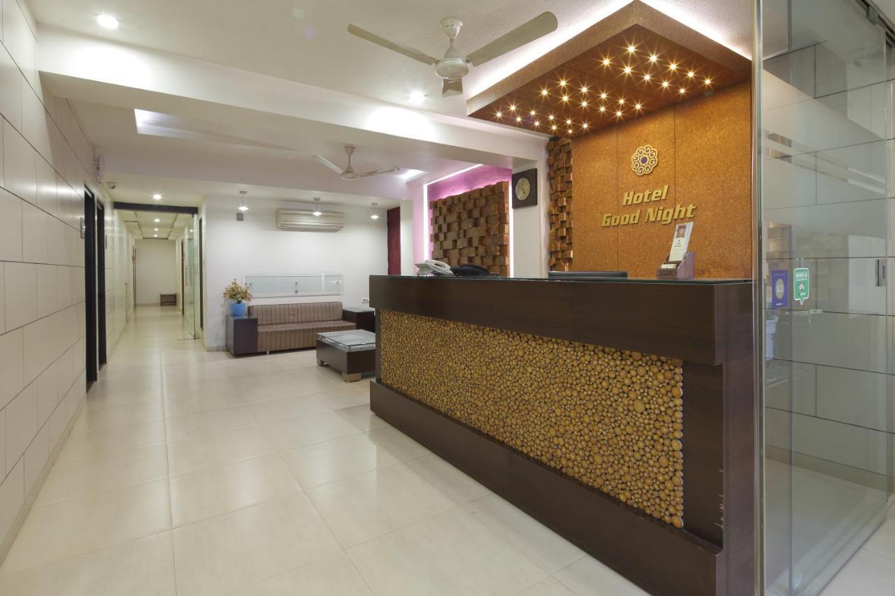 Hotel Good Night Ahmedabad Exteriör bild