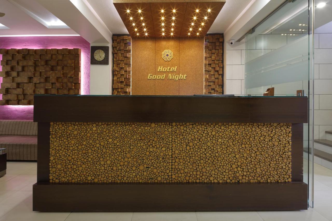 Hotel Good Night Ahmedabad Exteriör bild