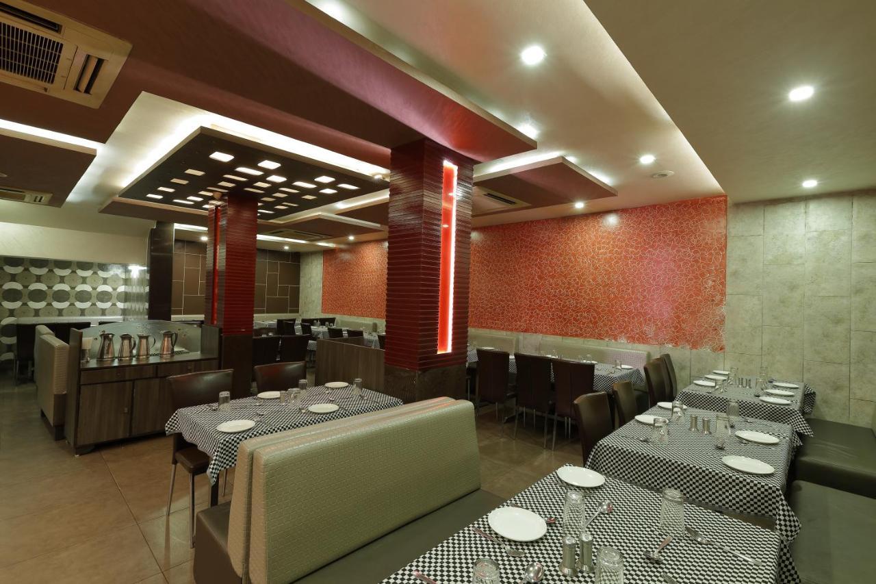 Hotel Good Night Ahmedabad Exteriör bild