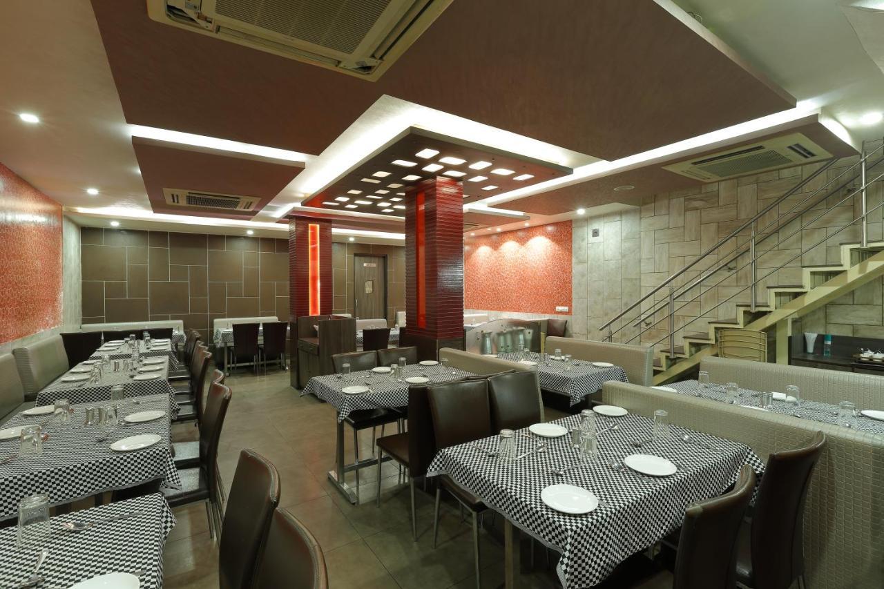 Hotel Good Night Ahmedabad Exteriör bild