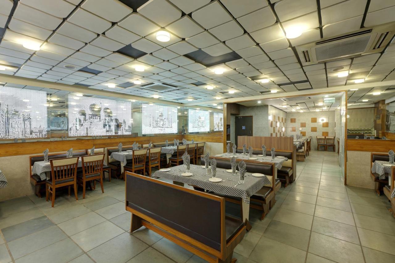 Hotel Good Night Ahmedabad Exteriör bild