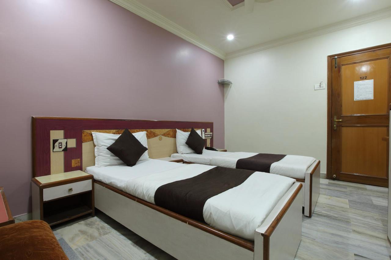 Hotel Good Night Ahmedabad Exteriör bild