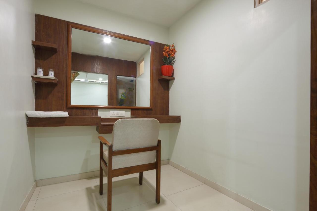 Hotel Good Night Ahmedabad Exteriör bild
