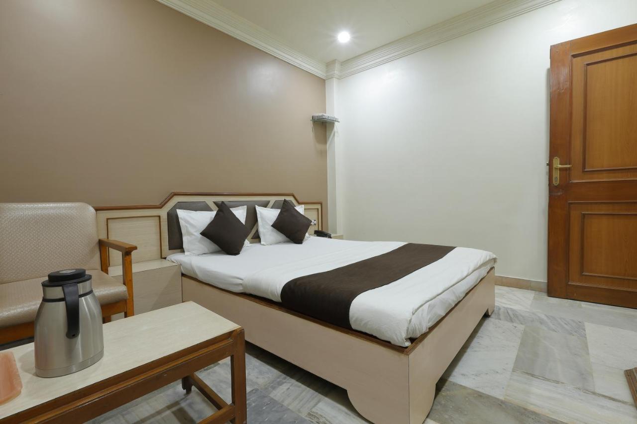 Hotel Good Night Ahmedabad Exteriör bild