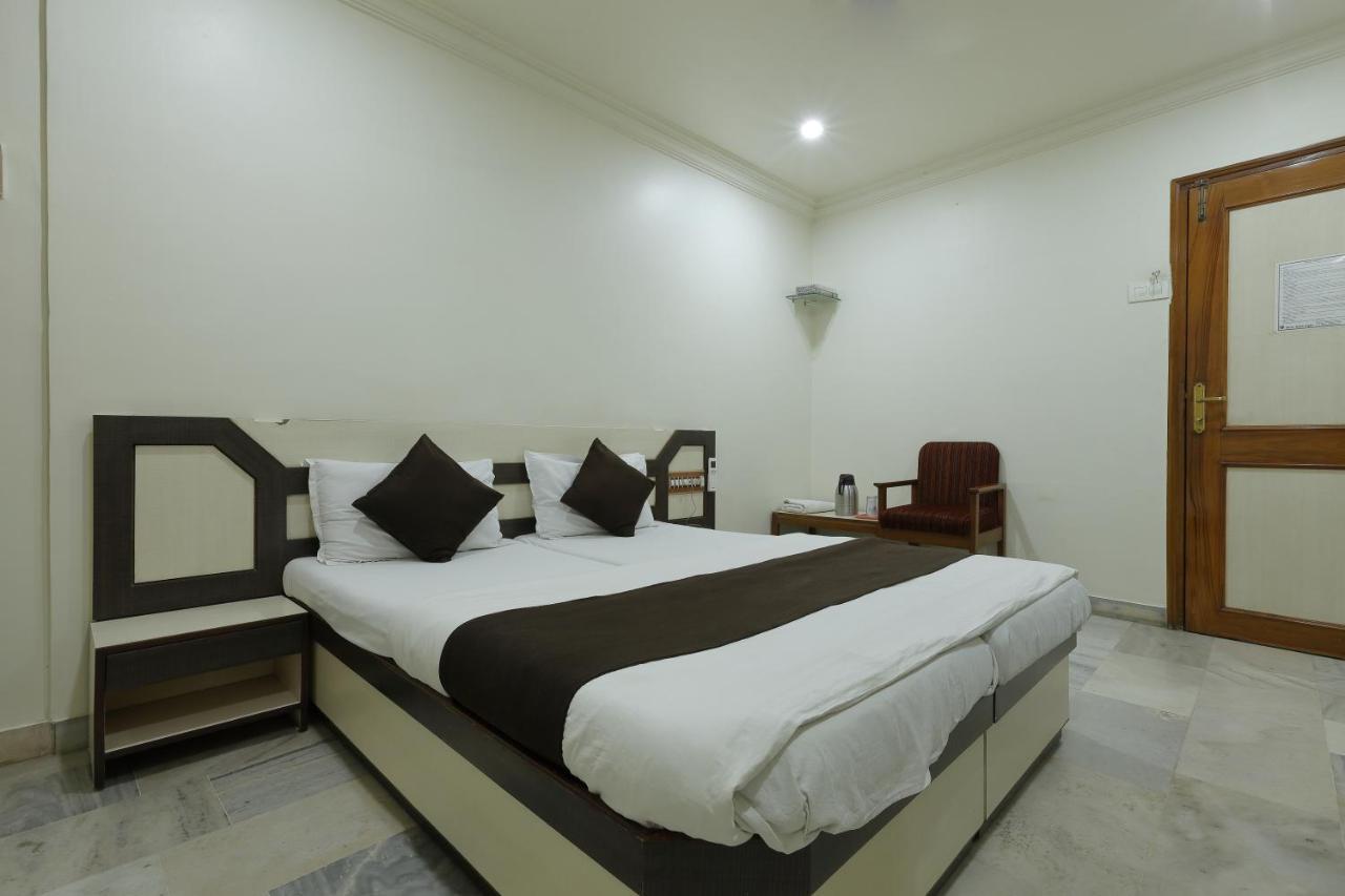 Hotel Good Night Ahmedabad Exteriör bild